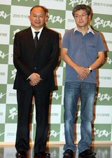 高清图：吴宇森访韩记者会 无敌者导演出席