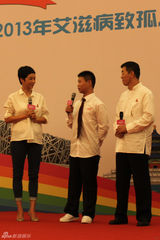 组图：蒋雯丽顾长卫婚变传闻后首度亮相