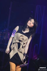 组图：林欣彤香港开音乐会 CAllStar到场任嘉宾 