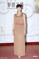 组图：《梦糖工场》开机 邱泽挑战多种乐器