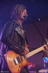 组图：Beyond叶世荣台北开唱 明年将发新专辑