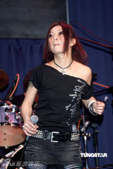 幻灯图：林晓培发专辑劲装亮相 劲歌热舞激情四射