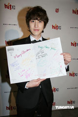 组图：SJ-M访台行程满 队长韩庚不忘响应公益 