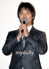 幻灯图集：韩片《食客2》首映 金正恩透视装登场