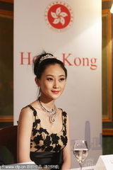 幻灯图集：成龙现身柏林电影节香港之夜 收获柏林熊