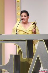 组图：阿诺尔凭《你的子宫》获最佳女主角