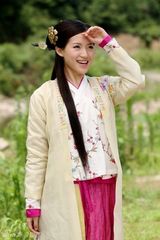 组图：《倾城雪》曝剧照 苏青古装造型温婉淡雅