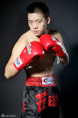 组图：宋杨与练喻轩曝最新写真 展现精彩泰拳功夫