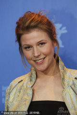 幻灯图集：《强盗》柏林记者会 男女主角拥吻抢镜