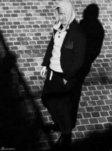 组图：邵兵冬日温暖大片演绎飒爽型男