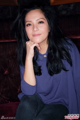 组图：卫兰KTV与粉丝共乐 望推出英文专辑