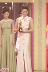 组图：亚姐大中华区总决赛揭幕 霍震霆任颁奖嘉宾