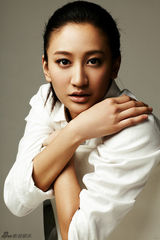 组图：曾泳醍纯白写真 蜜罐女孩笑容清新