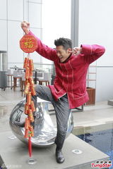 组图：郭富城受伤不再凌空跳舞 母亲放弃催婚