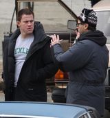 组图：《狐狸捕手》片场照 “绿巨人”扮相雷人