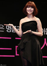 高清组图：尹恩惠宣传《黑色礼服》 四女星性感抢眼