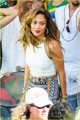 组图：詹妮弗-洛佩兹拍MV 狂舞自嗨表情销魂