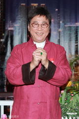 组图：钟嘉欣新剧演绎警花 叶翠翠否认韦家雄追求