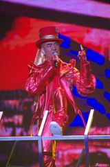 组图：任贤齐望乡14年 “飚”进小巨蛋美梦成真