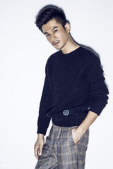 组图：乔振宇时装大片 蓄胡深沉展熟男魅力