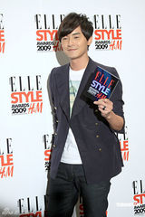 高清图：徐静蕾牵手黄立行 《杜拉拉》未映先拿奖