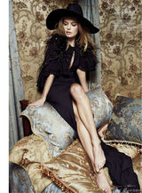 组图：名媛波茨沃斯复古写真曝光 演绎贵族奢华