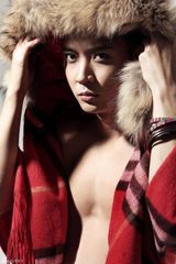 组图：张丹峰狂野写真熟男魅惑