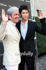 组图：郑允浩金正恩千正明出席皮鞋品牌发布会