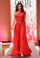 组图：超模米兰达-可儿悉尼走秀性感美艳