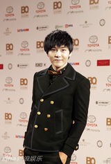 组图：吴奇隆光棍节不谈爱 刘诗诗身体亮红灯