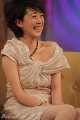 幻灯图：海清上节目不计形象 开怀大笑征服观众