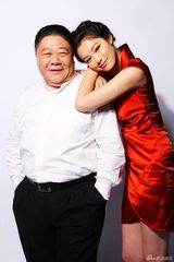 高清图：刘金山于娜拍写真 演绎美女野兽组合