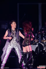 组图：陶喆与辣妹热舞互摸 谢霆锋帅气现身飙歌