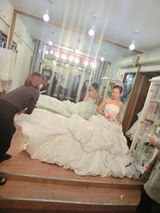 组图：“激吻女”张茆与外籍未婚夫首尔拍婚纱照