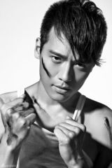 组图：高云翔硬汉写真赤裸上身 壮硕腹肌展型男性感