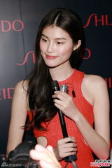 组图：周汶锜周丽淇姐妹聚首 连诗雅等同场