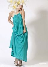 幻灯图：Paula T健康肤色热情亲切 诠释春夏女装