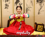 幻灯图集：SidusHQ公司艺人身穿韩服 温馨送祝福