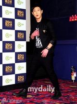 组图：文熙俊殷志源等老牌偶像综艺节目重聚