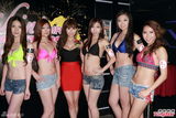 组图：香港比基尼女神大赛 一班嫩模斗事业线