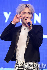 组图：Key优铉组小分队ToHeart 队友站台主持