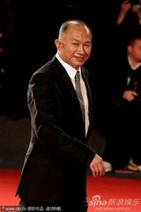 高清：吴宇森全家撑《剑雨》首映 杨紫琼绿意盎然