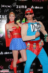 组图：香港明星欢庆万圣节 安志杰化身街霸阿龙