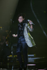 组图：歌手2邓紫棋变嘻哈女孩 动力火车首登场