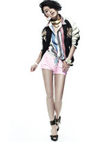 组图：陈燃个性搭配引领潮流 炫酷百变扮牛仔狂人