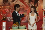 组图：张峻宁李菲儿出席《幸福的面条》发布会