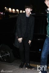 组图：《星星》庆功 金秀贤全智贤潜伏入场