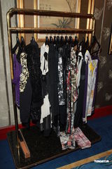 组图：何超云现身做慈善 问及陈山聪避而不答