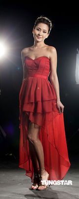 组图：周汶锜为广告担任形象顾问 独具敏锐时装触角