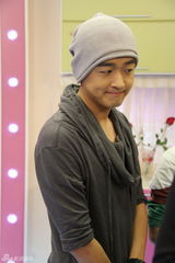 组图：包贝尔《美味人生》秀厨艺 表演一分钟落泪